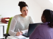https://www.lemediasocial-emploi.fr/media/cache/articles_thumbnail/uploads/images/articles-small/6220ef6e6dc56_GettyImages-1249993767 - Copie.jpg
